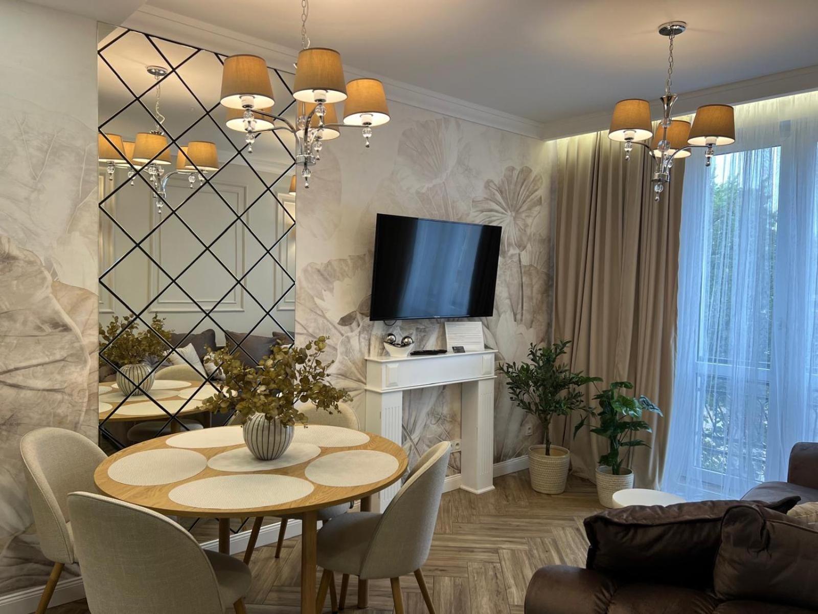 Family & Business Sauna Apartments Plac Wolnosci Centrum Downtow, - Piekny Apartament - 5 Bedroom With Private Sauna, Bath With Hydromassage, Parking, Catering Options Кельце Екстер'єр фото