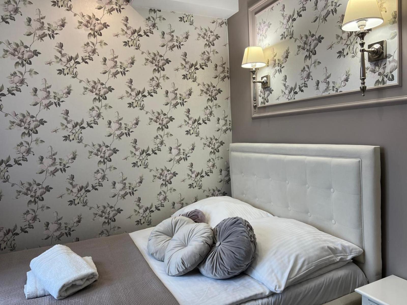 Family & Business Sauna Apartments Plac Wolnosci Centrum Downtow, - Piekny Apartament - 5 Bedroom With Private Sauna, Bath With Hydromassage, Parking, Catering Options Кельце Екстер'єр фото