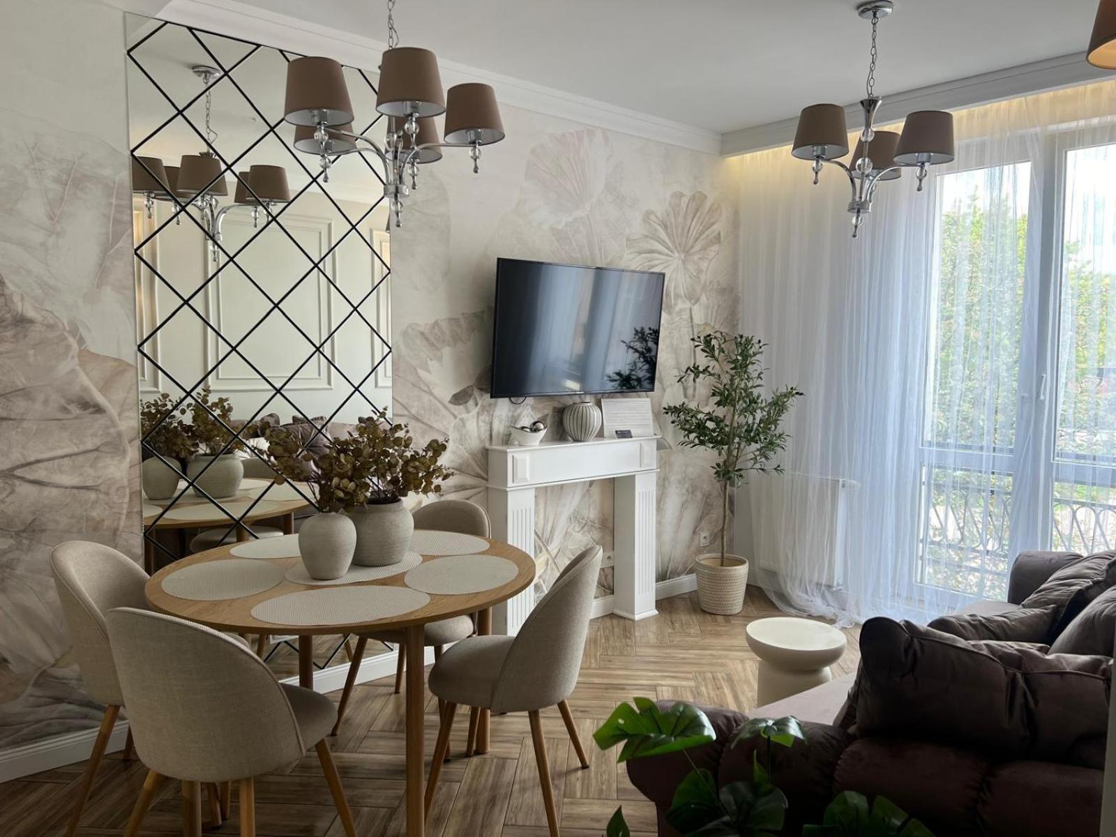 Family & Business Sauna Apartments Plac Wolnosci Centrum Downtow, - Piekny Apartament - 5 Bedroom With Private Sauna, Bath With Hydromassage, Parking, Catering Options Кельце Екстер'єр фото
