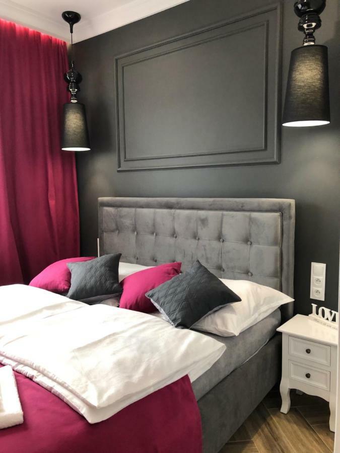 Family & Business Sauna Apartments Plac Wolnosci Centrum Downtow, - Piekny Apartament - 5 Bedroom With Private Sauna, Bath With Hydromassage, Parking, Catering Options Кельце Екстер'єр фото