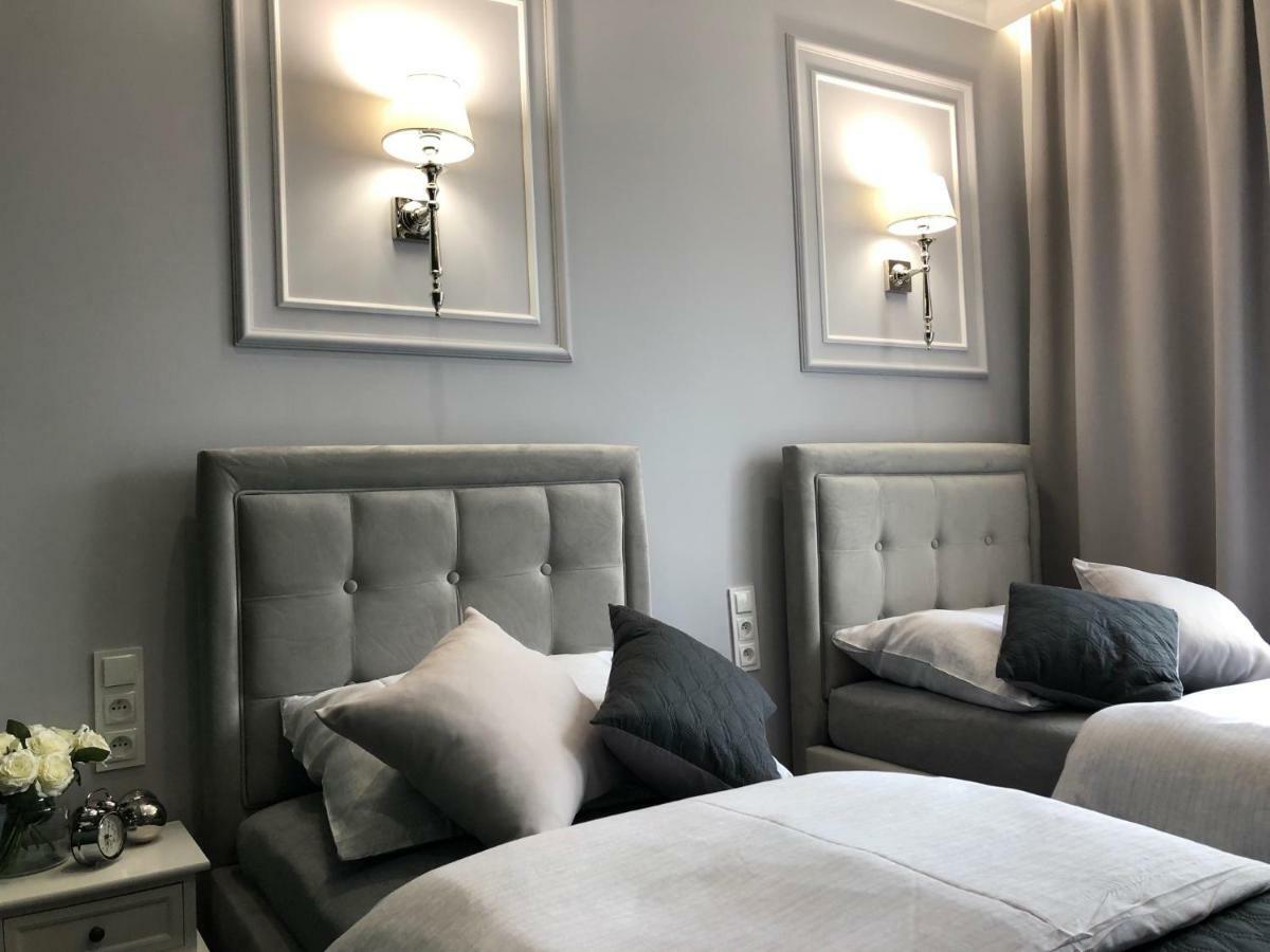 Family & Business Sauna Apartments Plac Wolnosci Centrum Downtow, - Piekny Apartament - 5 Bedroom With Private Sauna, Bath With Hydromassage, Parking, Catering Options Кельце Екстер'єр фото