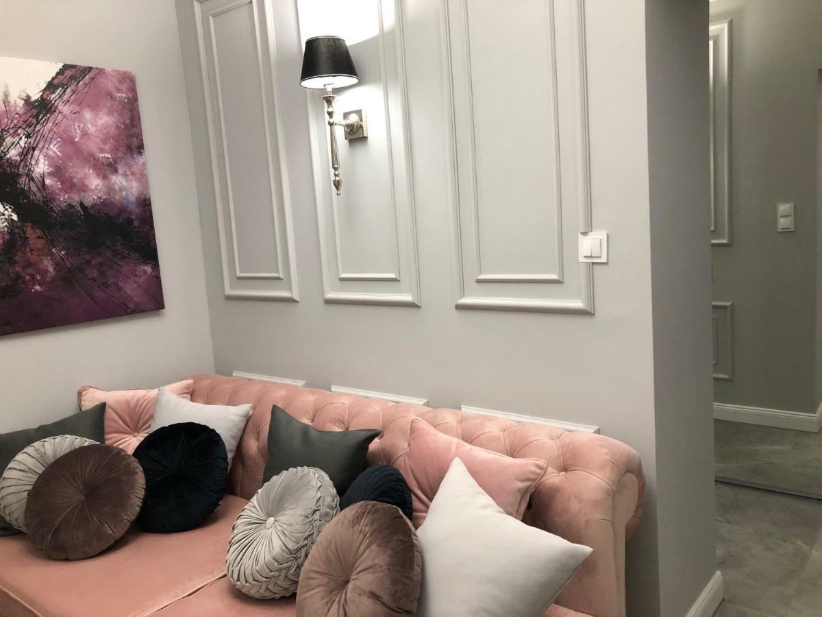 Family & Business Sauna Apartments Plac Wolnosci Centrum Downtow, - Piekny Apartament - 5 Bedroom With Private Sauna, Bath With Hydromassage, Parking, Catering Options Кельце Екстер'єр фото